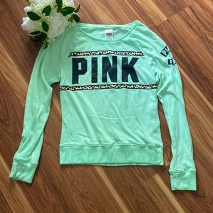 PINK Long Sleeve Scoop Neck Logo Top